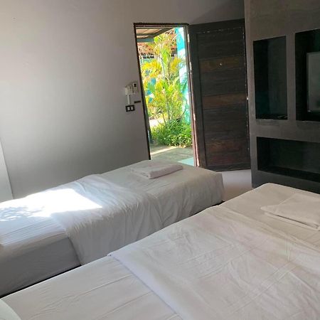 ยูสีเกด รีสอร์ท Sisaket Exterior foto